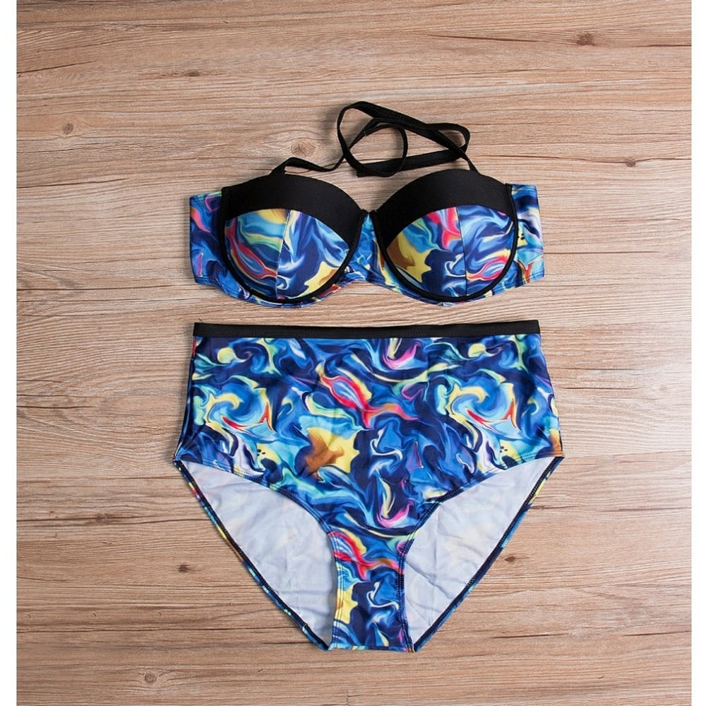 Colorful plus size bikini - Picture 2 of 3